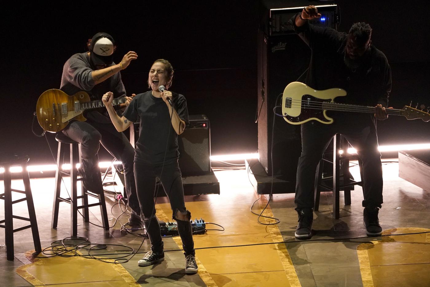 Oscar 2023, standing ovation per Lady Gaga