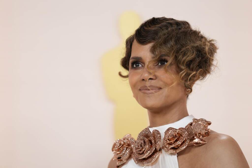 Galleria foto 'Oscar 2023, tutti i look della serata – FOTOGALLERY' - foto 7