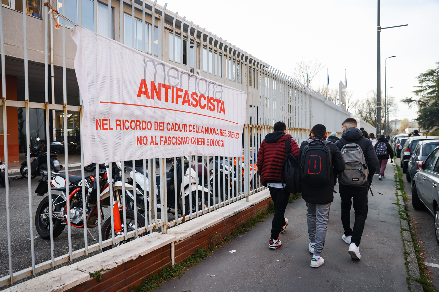 Sergio Ramelli, sottosegretaria Frassinetti contestata a Milano