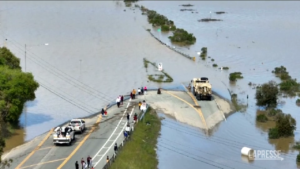Tempesta in California, evacuate 8500 persone a Pajaro