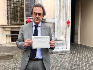 Naufragio Cutro, Bonelli chiede a Meloni di prelevare Dna familiari dispersi