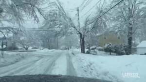 Usa, tempesta di neve negli Stati del nordest: centinaia di scuole chiuse