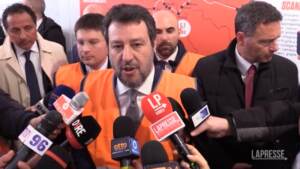 Migranti, Salvini: “Piena fiducia in Piantedosi”