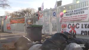 Francia, sciopero netturbini: Parigi invasa dai rifiuti