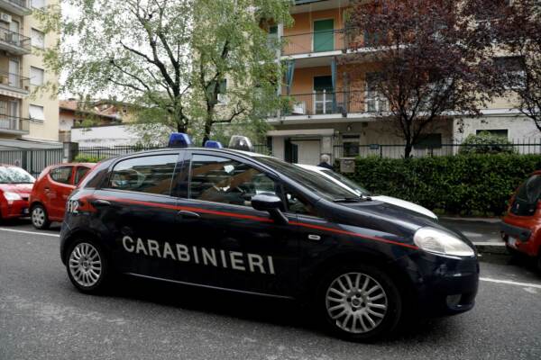 Sesto San Giovanni, Carabinieri sul luogo dell'omicidio di una donna di 49 anni
