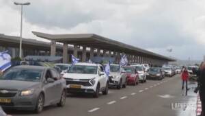 Israele, proteste contro Netanyahu all’aeroporto di Tel Aviv