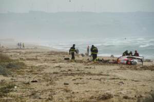 Naufragio Crotone, trovati altri 5 corpi: bilancio vittime sale a 86
