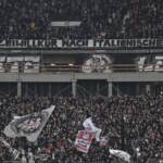 Napoli, raid ultras Eintracht contro bar