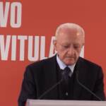 Governo, De Luca su Salvini: “Lo porto nel cuore come una reliquia”