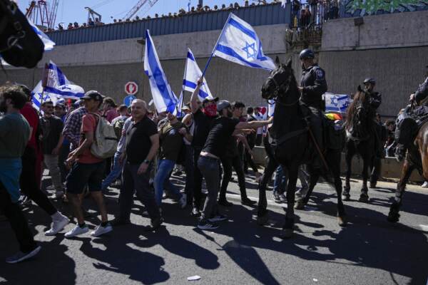 Israelis step up protests after Netanyahu rejects compromise