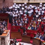 Francia, premier Borne in Parlamento: opposizione intona Marsigliese