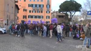Roma, studenti in piazza per la salute mentale