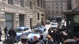 Naufragio Cutro, superstiti e parenti vittime lasciano Palazzo Chigi