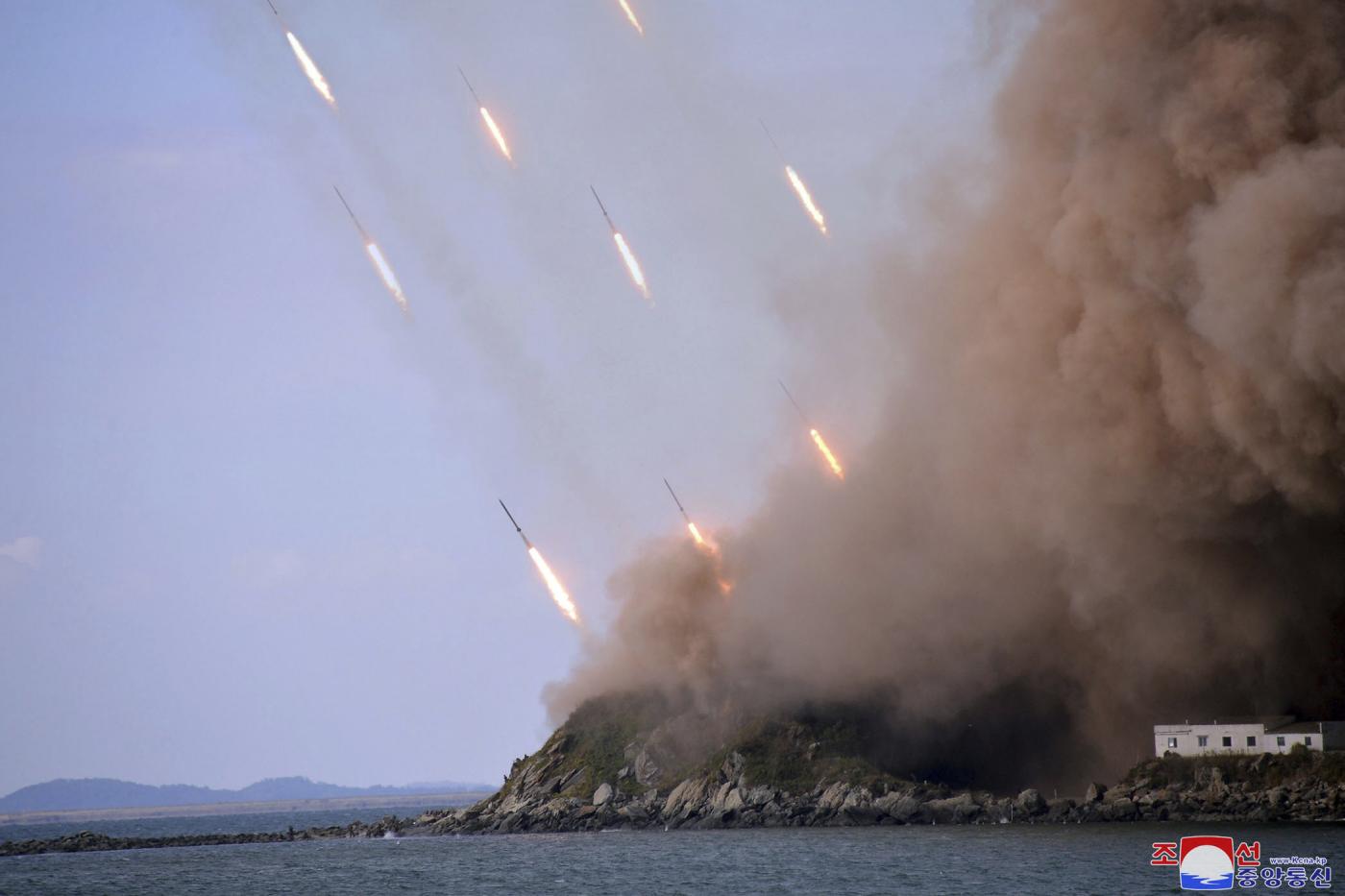 Corea del Nord, lancio missile balistico intercontinentale: “Avvertimento”