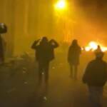 Francia, fiamme a Parigi per protesta contro riforma pensioni