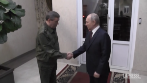 La visita di Putin al centro di comando di Rostov sul Don