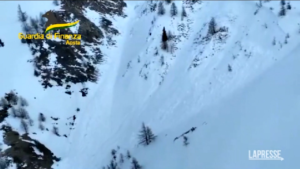 Valanga Courmayeur, le immagini dall’elicottero della Gdf
