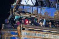 Sbarcati al porto di Crotone 500 migranti