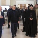 Ucraina, Putin visita Mariupol e attende Xi