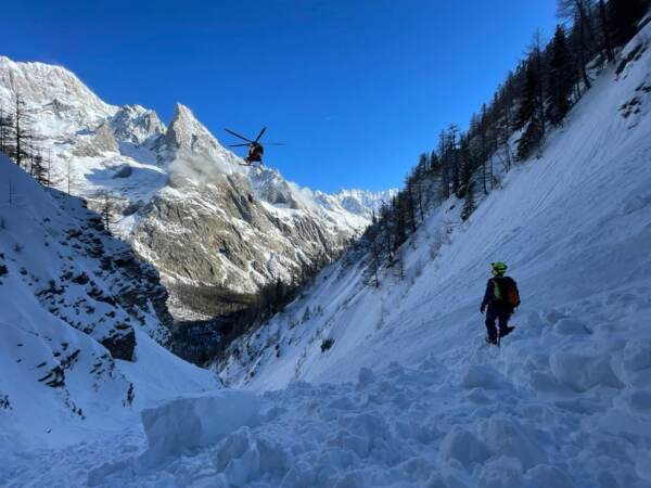 Valanga Courmayeur, trovato corpo seconda sciatrice dispersa