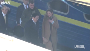 Ucraina, primo ministro giapponese Kishida arrivato a Kiev