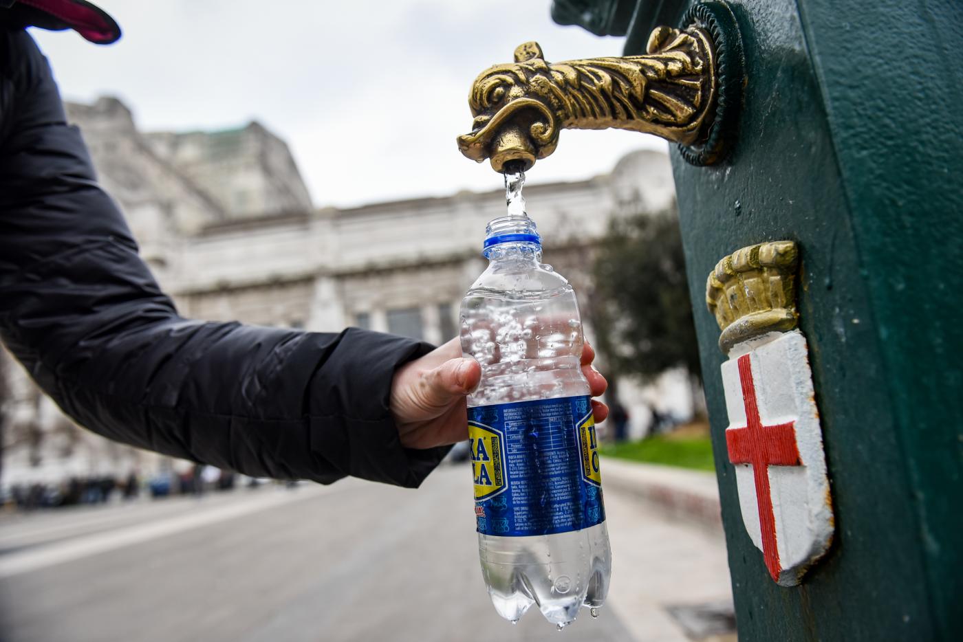 Acqua, Istat: “Persi al giorno in rete 157 litri a persona”