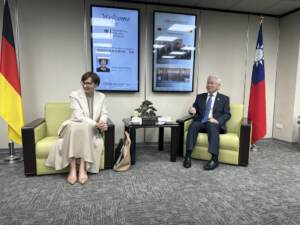 La ministra dell'Istruzione tedesca,Bettina Stark-Watzinger, in visita a Taiwan