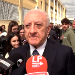 Camorra, De Luca: “Onorare don Diana continuando battaglia”