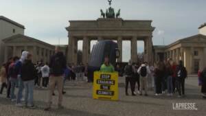 Stop auto diesel e benzina, Germania dice no: Greenpeace protesta