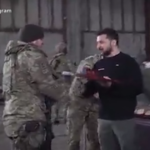 Ucraina, Zelensky visita i soldati vicino a Bakhmut