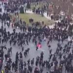 Parigi, scontri al corteo contro la riforma delle pensioni