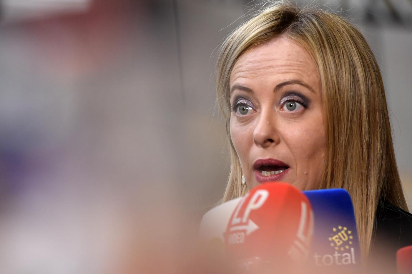 Consiglio europeo, Meloni soddisfatta: “Cambio di passo su migranti”