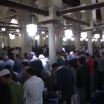 Ramadan, al Cairo la preghiera dopo il primo digiuno