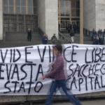 Cospito, presidio anarchici davanti al Tribunale di Milano