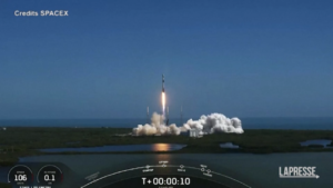 SpaceX lancia in orbita ultimo lotto satelliti Starlink