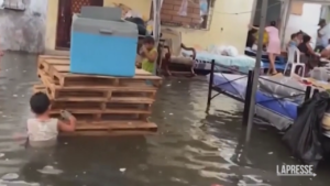 Ecuador colpito da inondazioni pochi giorni dopo il violento terremoto