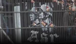 Calcio, bandiera nazista a derby: daspo per tifoso Roma