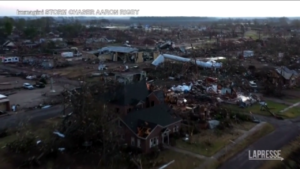 Tornado negli Usa, città del Mississippi in macerie: le immagini da un drone
