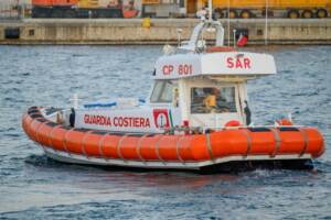 Sbarco di migranti dalla nave Dattilo a Reggio Calabria