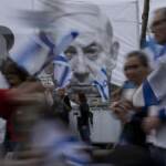 Israele, Netanyahu licenzia ministro contrario a riforma giustizia