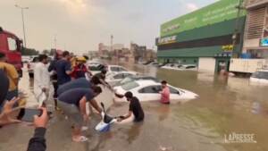Iraq, forti piogge e inondazioni a Najaf