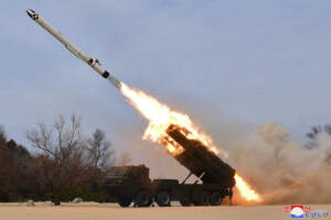 La Corea del Nord lancia due missili balistici a corto raggio