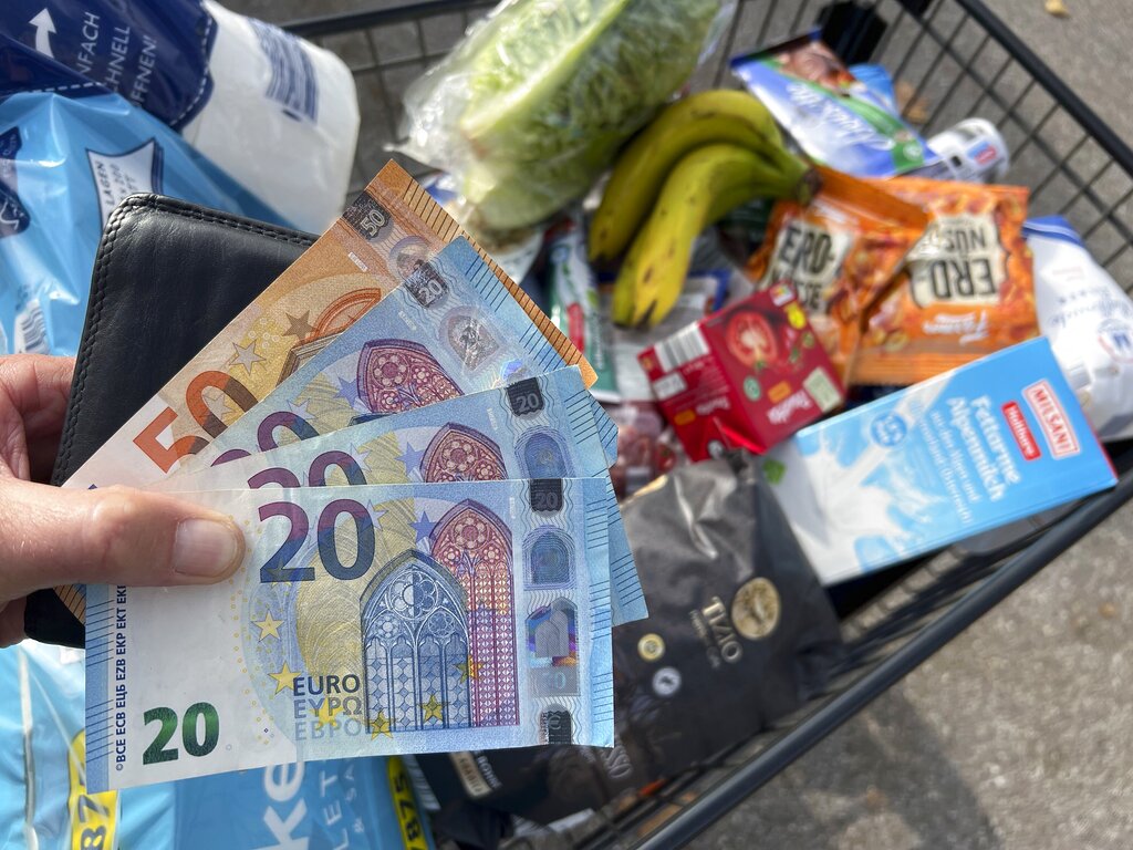 Inflazione, 13% famiglie italiane trova proprio reddito insufficiente Inflazione, 13% famiglie italiane trova proprio reddito insufficiente