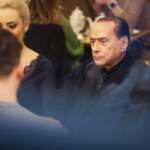 Silvio Berlusconi resta ricoverato