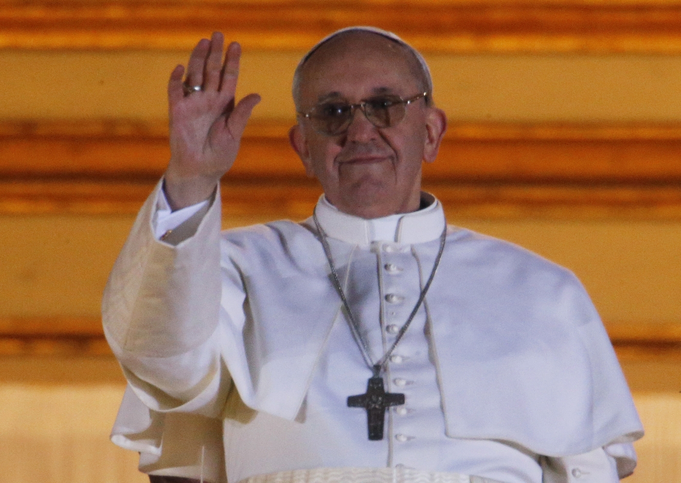 Papa Francesco, il tweet dall’ospedale: “Toccato per messaggi” Papa Francesco, il tweet dall’ospedale: “Toccato per messaggi”