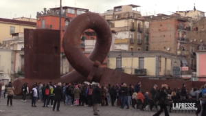 Napoli, installata la Chiave gigante di Milot