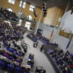 Germania, re Carlo al Bundestag: “Un onore essere qui”