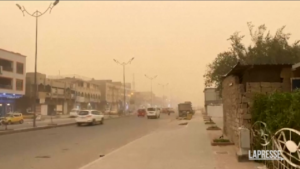Iraq, tempesta di sabbia su Baghdad
