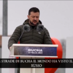 Ucraina, Zelensky a Bucha commemora le vittime del massacro