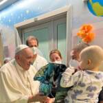 Vaticano, il Papa dimesso domani